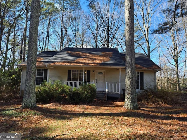 ranch-style home with covered porch