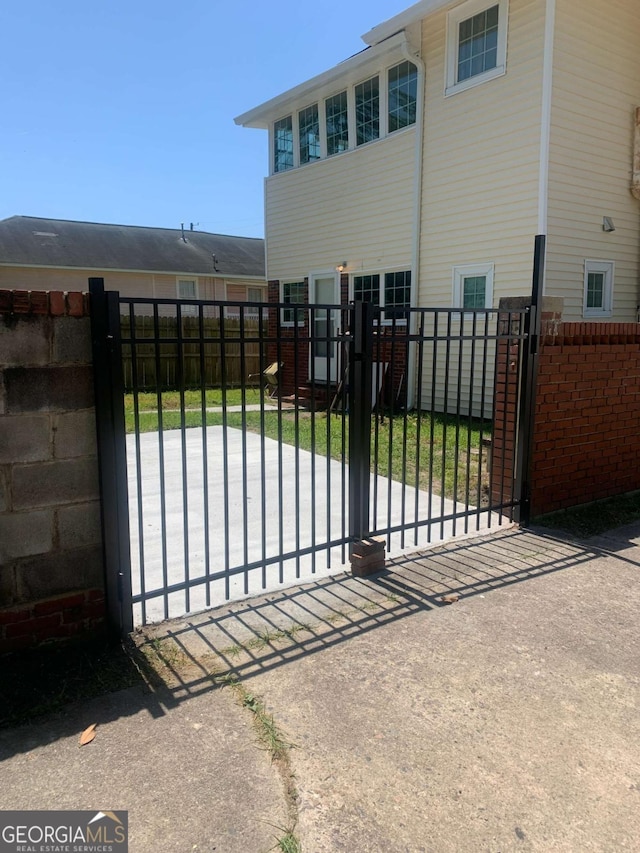1102 Phillips St, Augusta, GA 30901 - view of gate