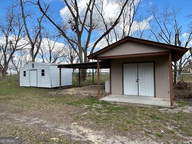 view of outbuilding