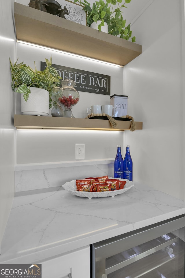 room details featuring beverage cooler