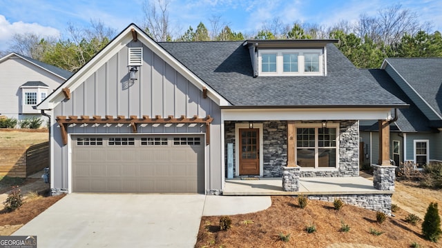 view of front of house featuring covered porch