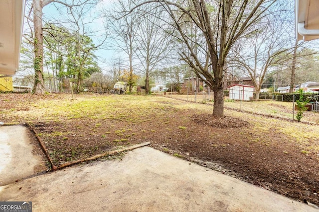 view of yard featuring a patio area