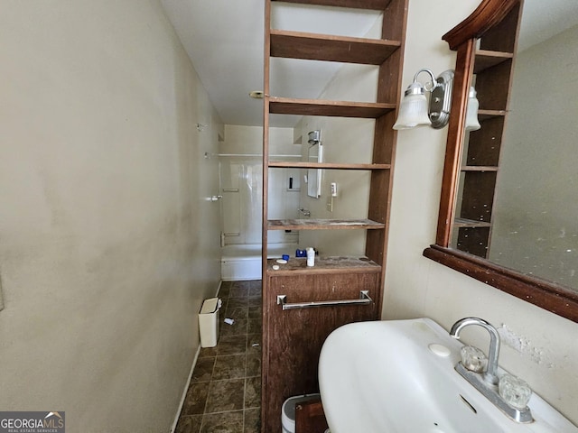 bathroom featuring sink