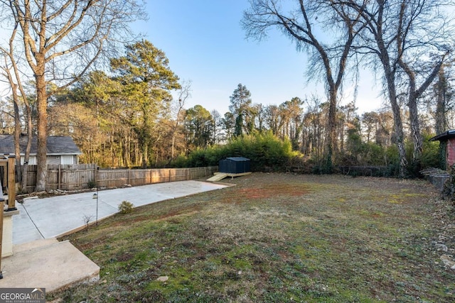 view of yard with a patio area