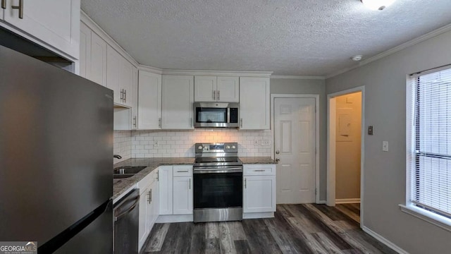 3515 Weathered Wood Dr, Ellenwood, GA 30294