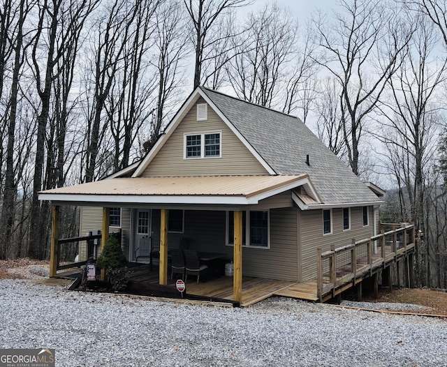 view of front facade with covered porch