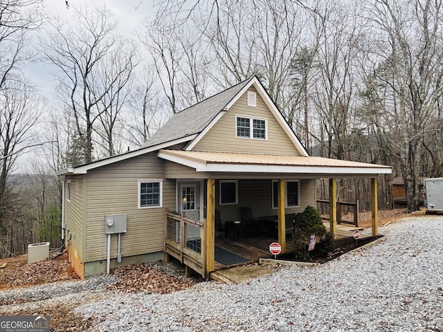 view of front of house featuring covered porch