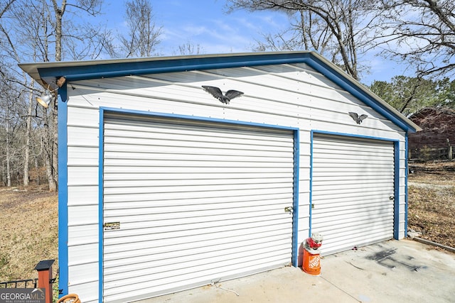 view of detached garage