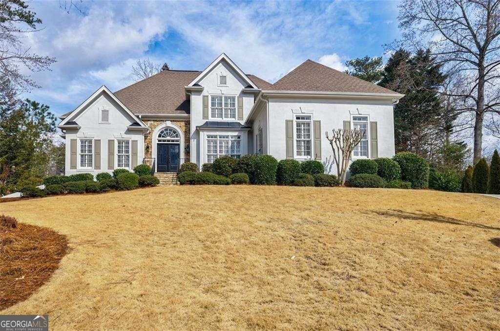 view of front property with a front lawn