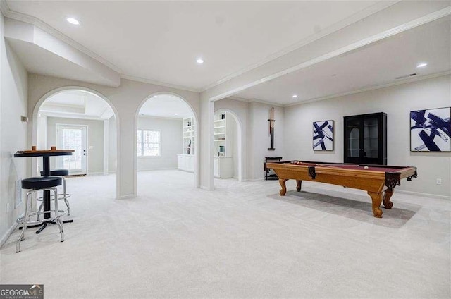 playroom featuring crown molding, light carpet, and billiards