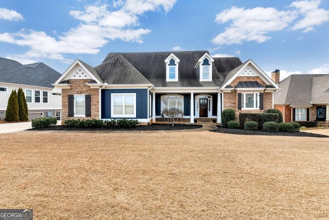 view of front facade with a front lawn