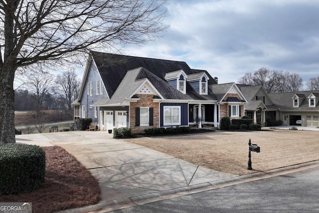 view of front facade featuring a garage