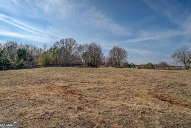 view of yard featuring a rural view