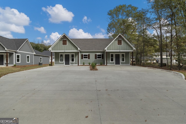 craftsman-style house featuring covered porch