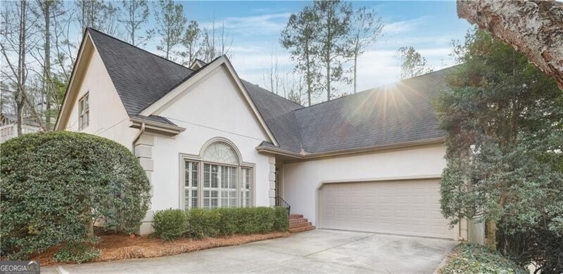 view of front of house with a garage