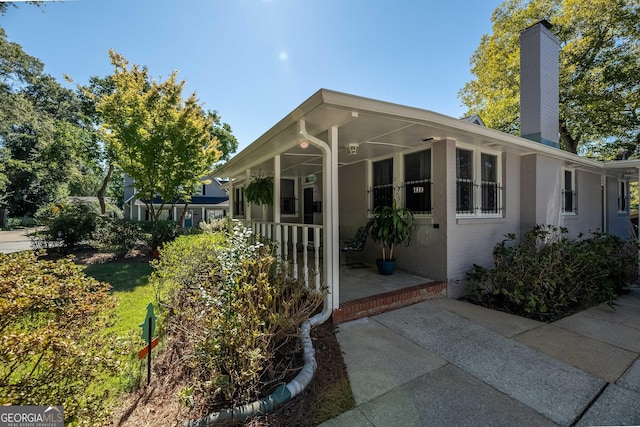 view of front of property featuring covered porch