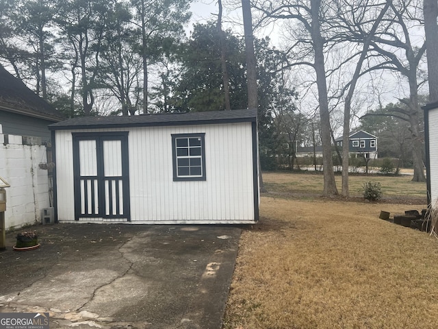 view of outbuilding