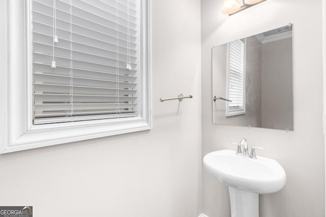 bathroom featuring sink