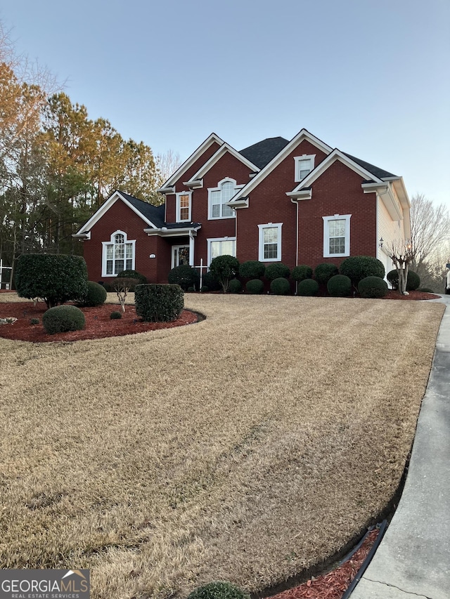 view of front of house featuring a front yard