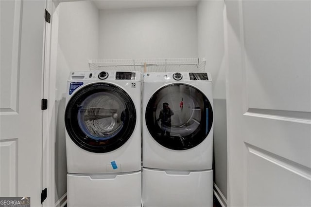 laundry area featuring independent washer and dryer