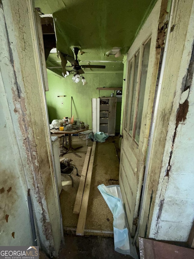 miscellaneous room featuring ceiling fan