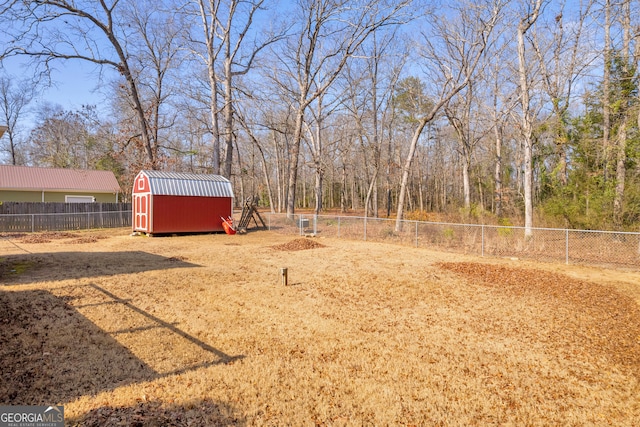 view of yard with a shed