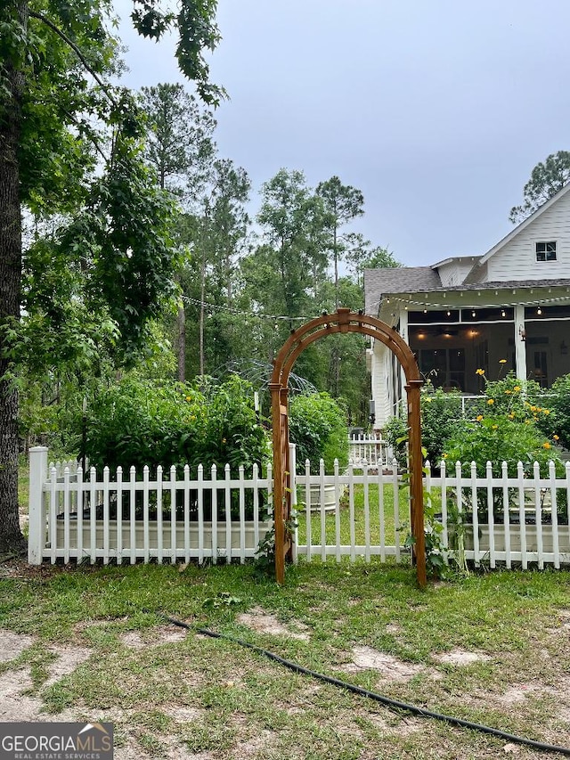 182 Rogers St, Hazlehurst, GA 31539 - view of yard