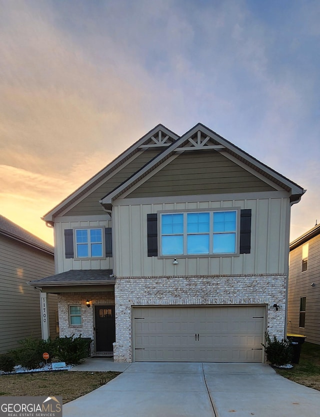 view of front facade with a garage