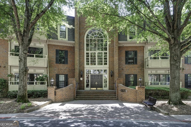 view of front facade