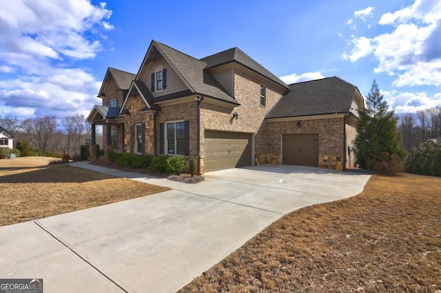 view of front facade featuring a garage