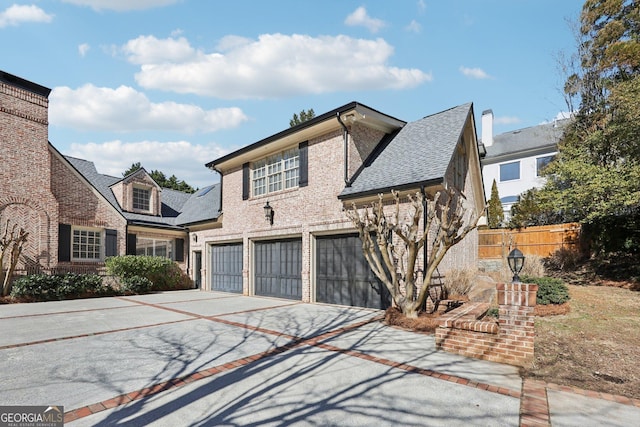 view of front facade featuring a garage