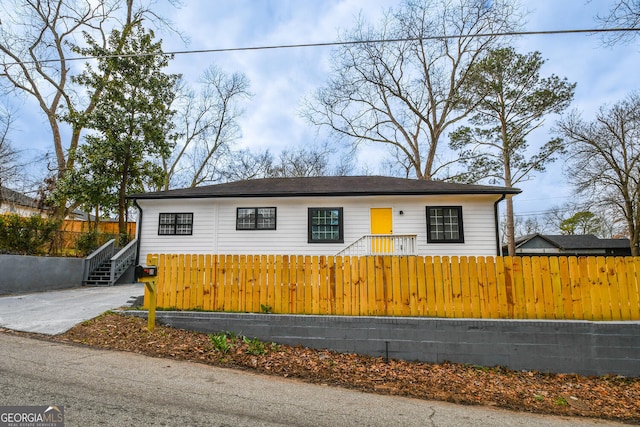 view of front of property