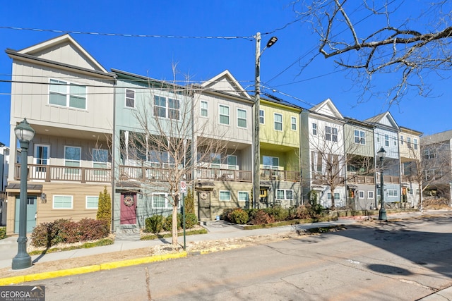 view of building exterior featuring a residential view