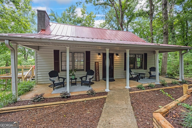 view of front of home featuring covered porch