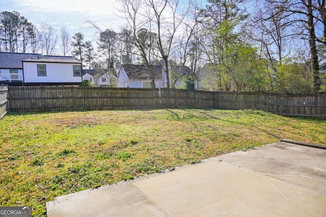 view of yard featuring a patio