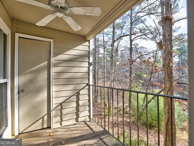 balcony featuring ceiling fan