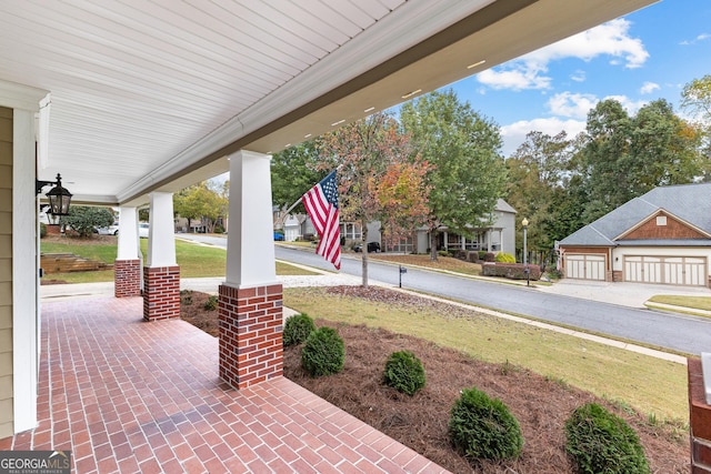 view of patio / terrace with covered porch