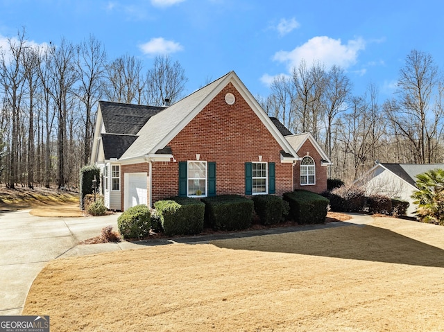 view of front facade with a garage