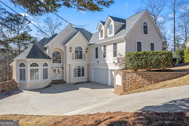 view of front facade featuring a garage