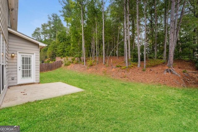 view of yard featuring a patio