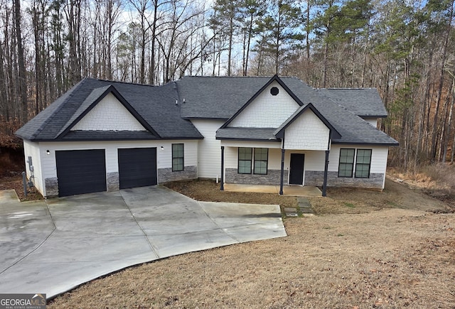 view of front facade featuring a garage