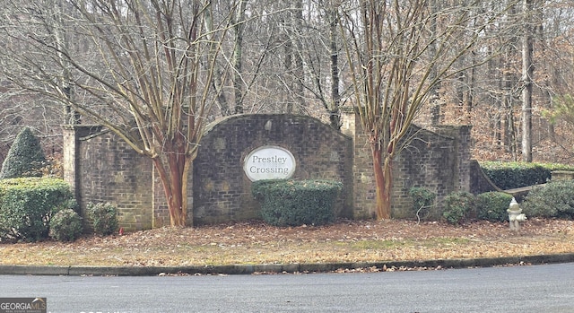 view of community / neighborhood sign