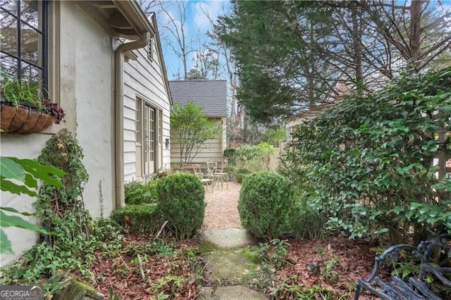 view of yard featuring a patio