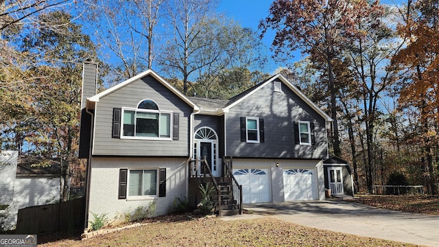 view of front facade featuring a garage