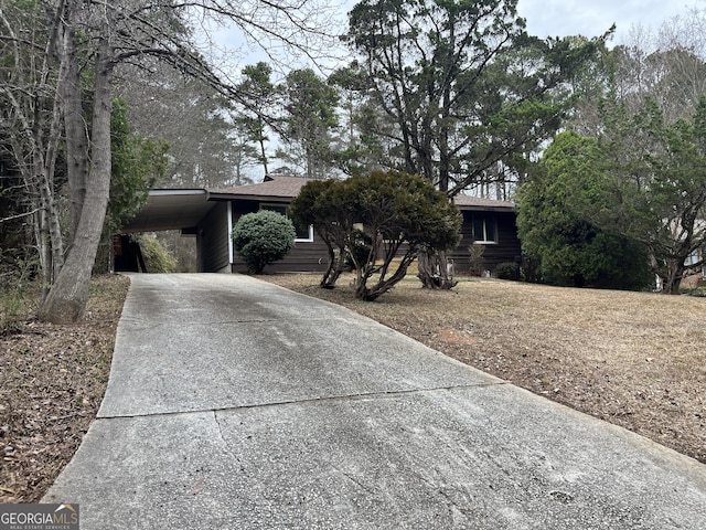 view of front facade featuring a carport