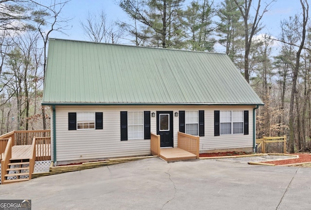 168 Ridgecrest Cir, Ellijay, GA 30540 - view of front of house with a deck and metal roof