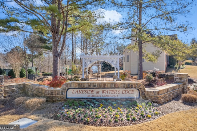 view of community / neighborhood sign