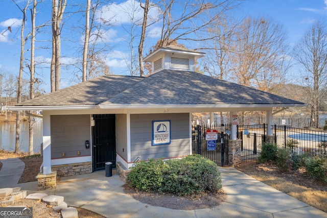 view of front of property