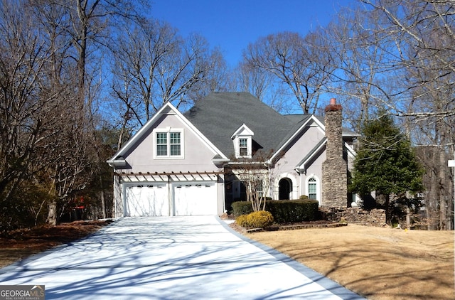 view of front facade featuring a garage