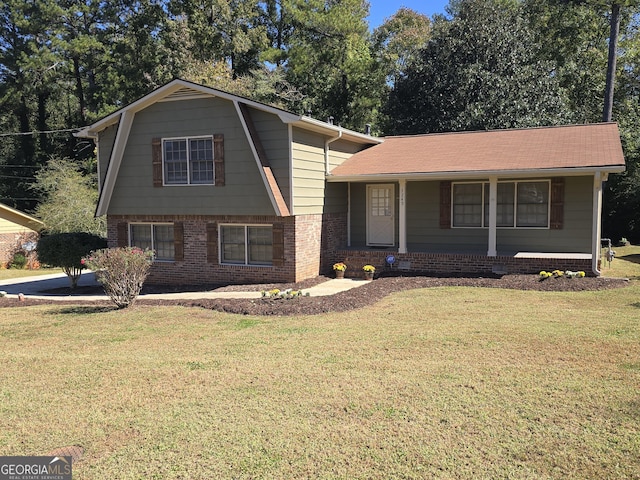 split level home with a front lawn